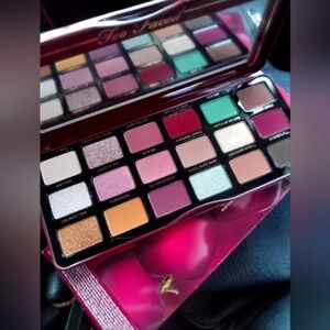 Too Faced Appley In Love Palette